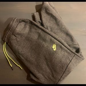 Nike tech joggers